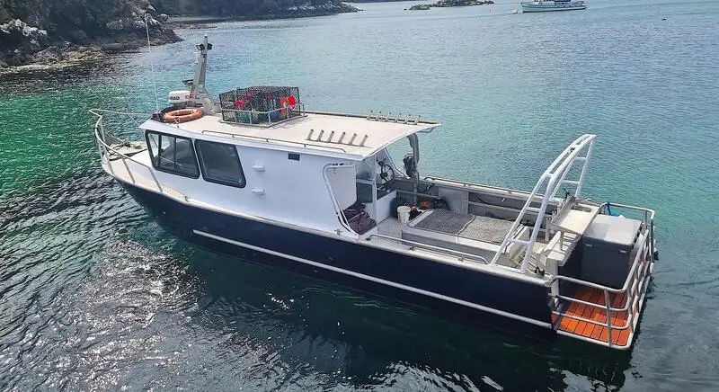 मत्स्य पालन ट्रॉलर बेचने के लिए