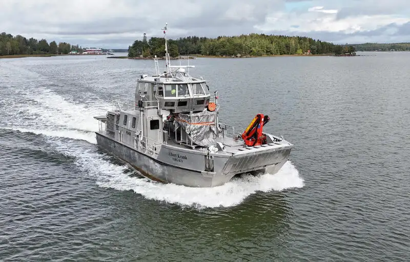 कटमरैन बेचने के लिए