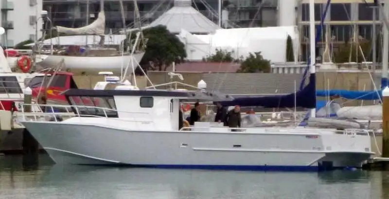 नौका पोत बेचने के लिए