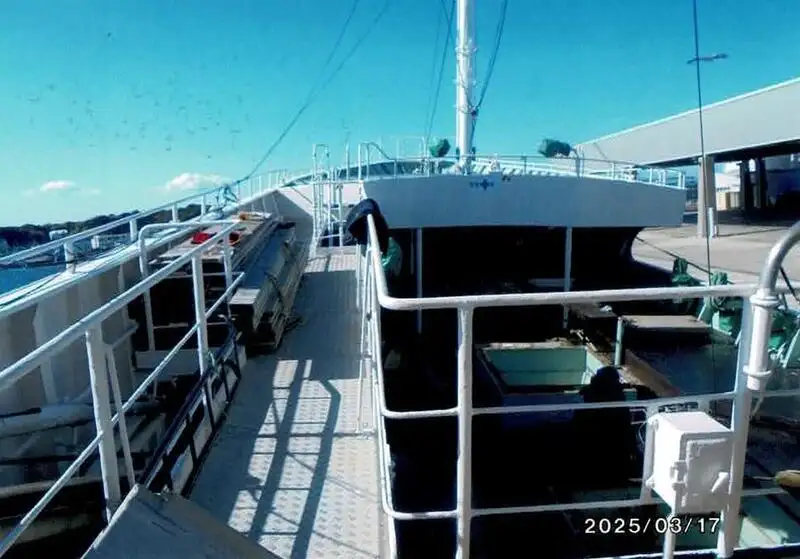 मत्स्य पालन ट्रॉलर बेचने के लिए