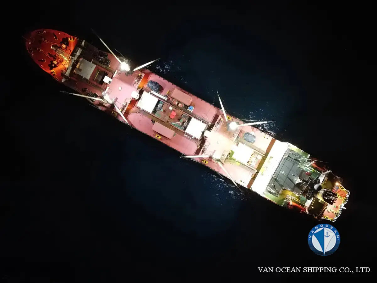 बादबानी जहाज बेचने के लिए