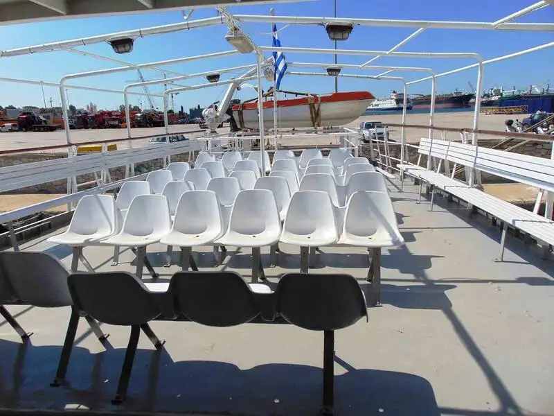 मोटर पोत बेचने के लिए