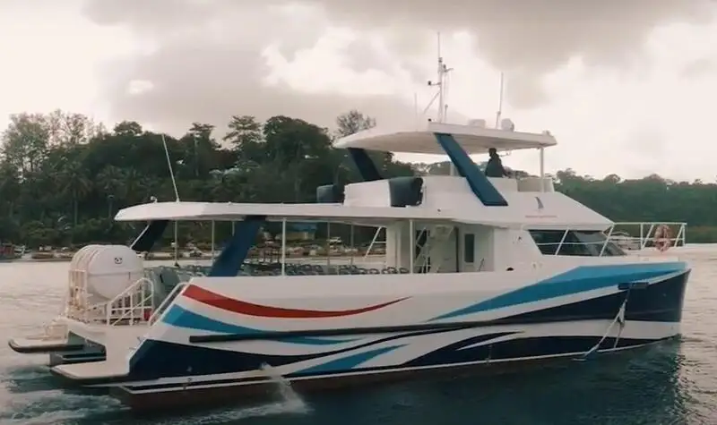 मोटर पोत बेचने के लिए