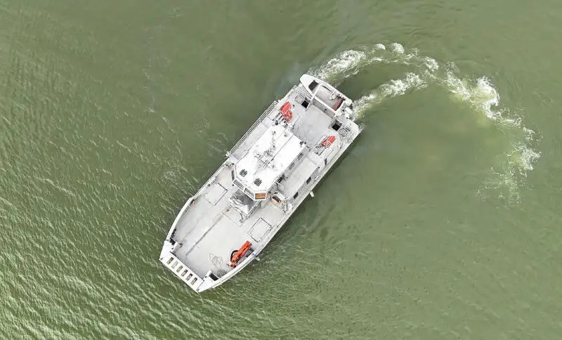 कटमरैन बेचने के लिए