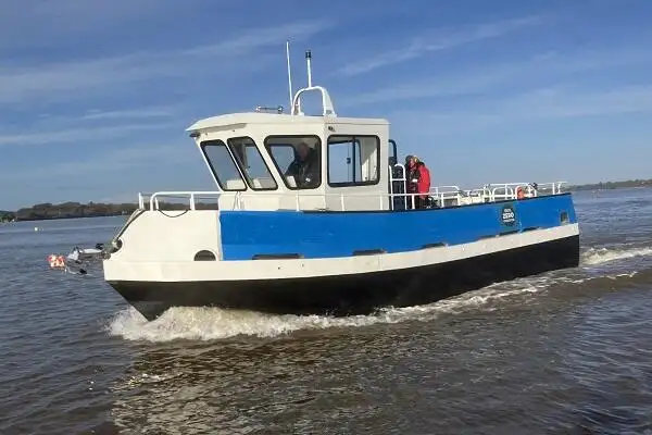 काम की नावें बेचने के लिए