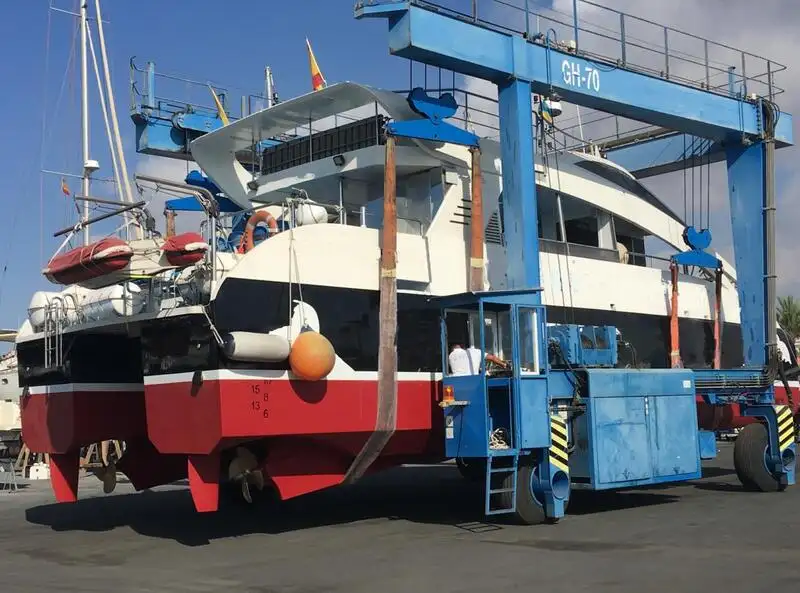 मोटर पोत बेचने के लिए