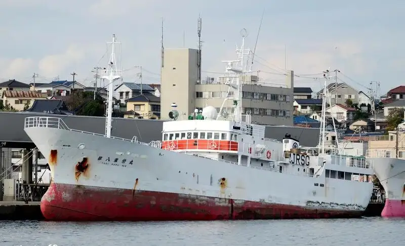 मत्स्य पालन ट्रॉलर बेचने के लिए