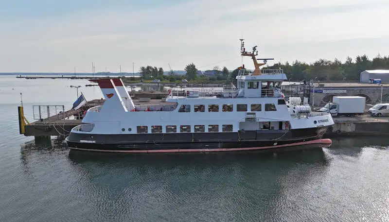 मोटर पोत बेचने के लिए