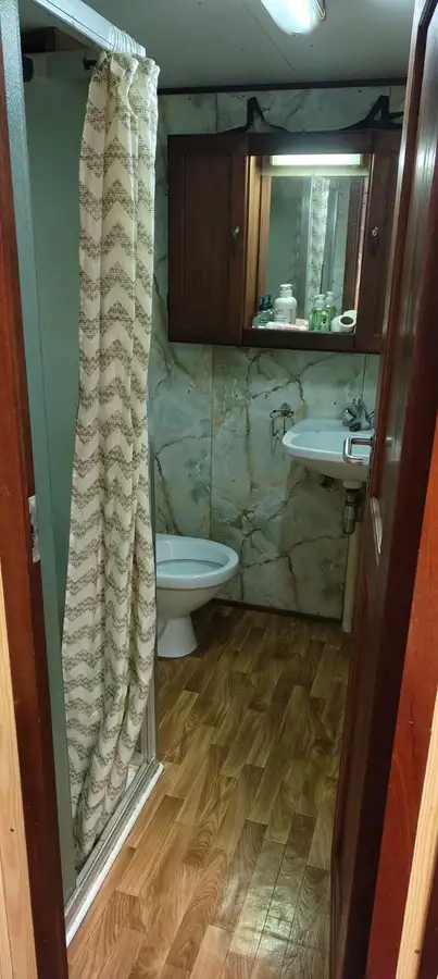 आपूर्ति जहाज बेचने के लिए