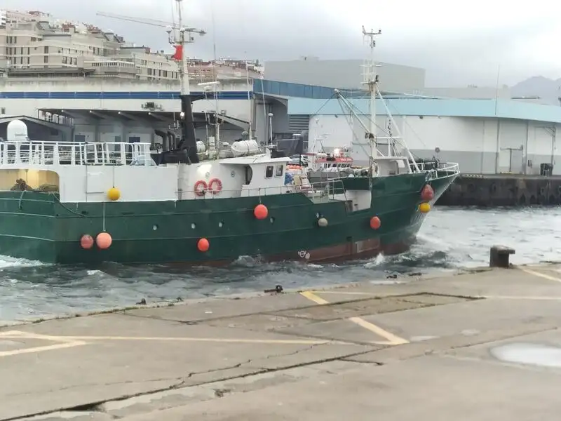 मत्स्य पालन ट्रॉलर बेचने के लिए