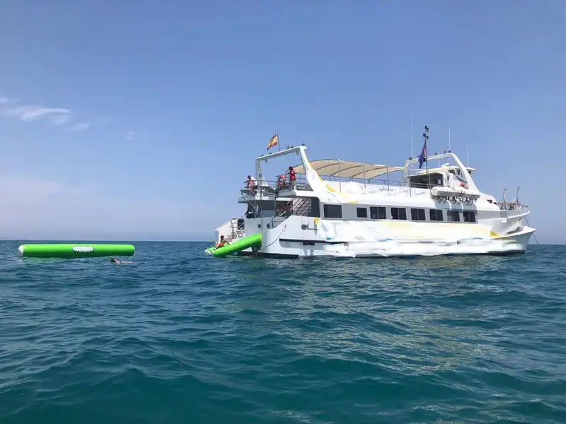 नौका पोत बेचने के लिए