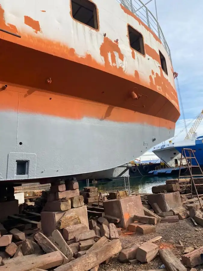 नौका पोत बेचने के लिए