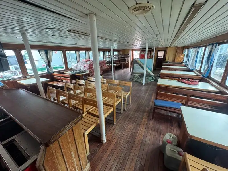 नौका पोत बेचने के लिए