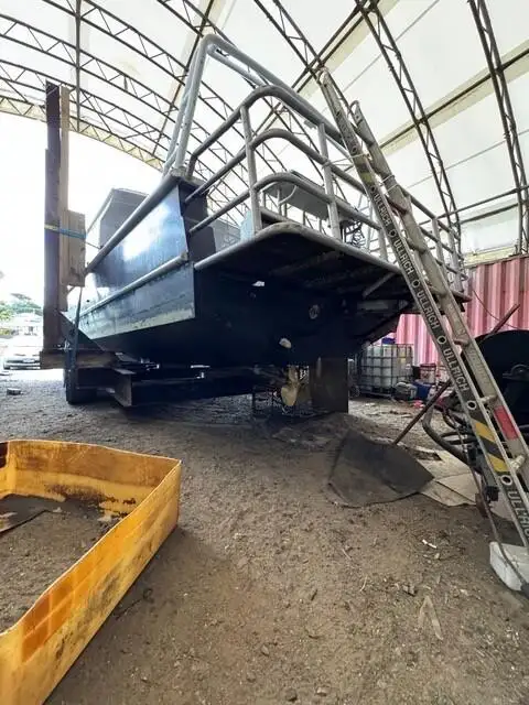 मत्स्य पालन ट्रॉलर बेचने के लिए