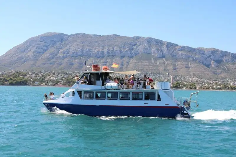 मोटर पोत बेचने के लिए