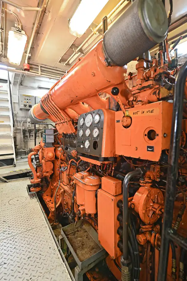 मोटर पोत बेचने के लिए