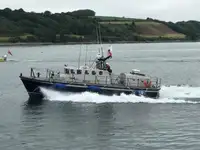 जीवन नौका बेचने के लिए