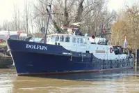 पेट्रोल नाव बेचने के लिए