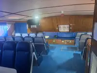 आपूर्ति जहाज बेचने के लिए