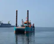 काम की नावें बेचने के लिए