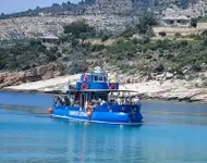 पनडुब्बी बेचने के लिए