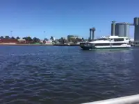 मोटर पोत बेचने के लिए