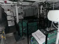 कंटेनर जहाज़ बेचने के लिए