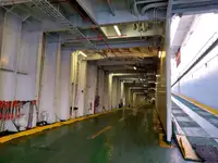 बादबानी जहाज बेचने के लिए