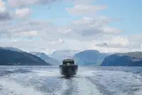 पेट्रोल नाव बेचने के लिए