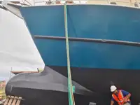 मत्स्य पालन ट्रॉलर बेचने के लिए