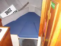 काम की नावें बेचने के लिए