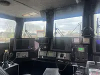 कटमरैन बेचने के लिए