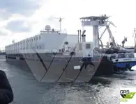 कंटेनर जहाज़ बेचने के लिए