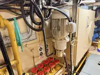 मत्स्य पालन ट्रॉलर बेचने के लिए