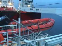 मोटर पोत बेचने के लिए