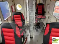 काम की नावें बेचने के लिए