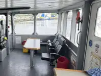 कंटेनर जहाज़ बेचने के लिए