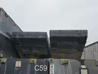 पीपे का पुल बेचने के लिए