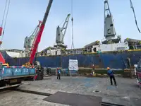 बादबानी जहाज बेचने के लिए