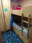 चालक दल की नाव बेचने के लिए