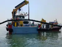 काम की नावें बेचने के लिए