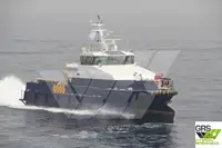चालक दल की नाव बेचने के लिए
