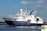 काम की नावें बेचने के लिए