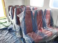 चालक दल की नाव बेचने के लिए