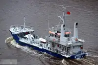 काम की नावें बेचने के लिए