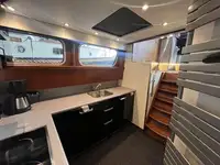 काम की नावें बेचने के लिए