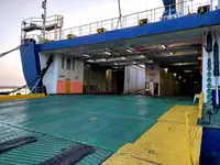 बादबानी जहाज बेचने के लिए