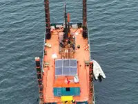 काम की नावें बेचने के लिए