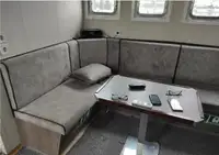 काम की नावें बेचने के लिए