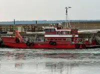 काम की नावें बेचने के लिए